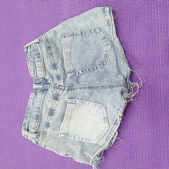 Ban Jara TWO TONE Distressed DENIM SHORTS Size 0 - Picture 5 of 5